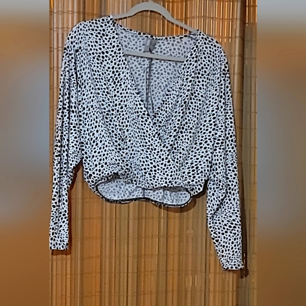 ASOS DESIGN batwing wrap top in dalmation polka dot Size 8